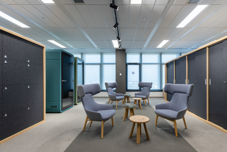 Anastasiya Gushchina丨银行丨Romanian Commercial Bank - The Bridge-0