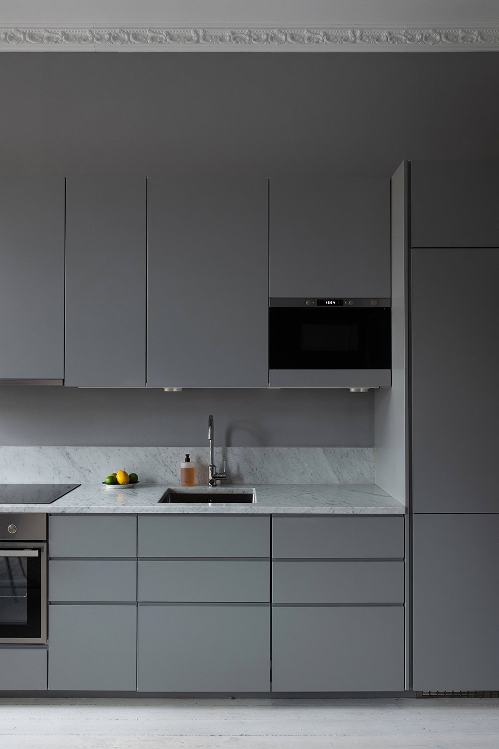 瑞典 37㎡小公寓的时尚黑色魅力-8