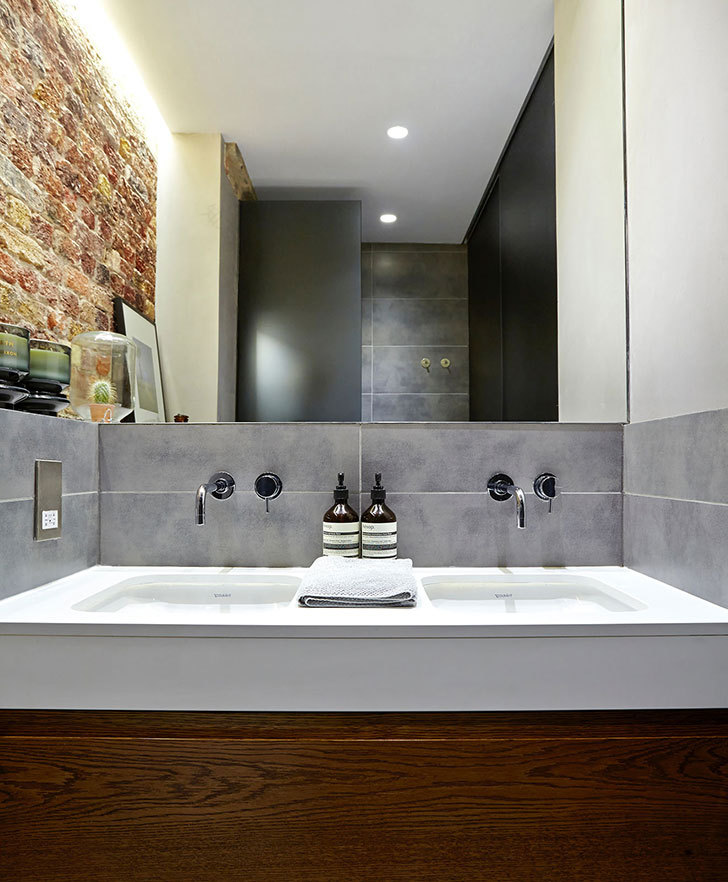 伦敦工业建筑中的时尚阁楼公寓-14