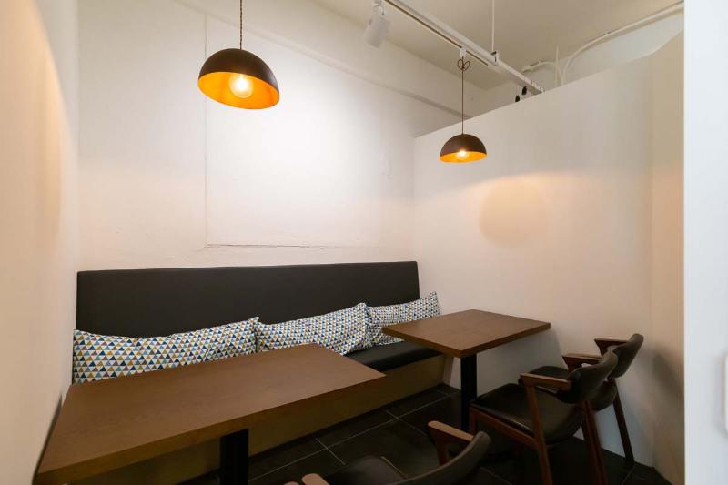 18 平小空间，化繁为简的白色木质咖啡馆设计-9