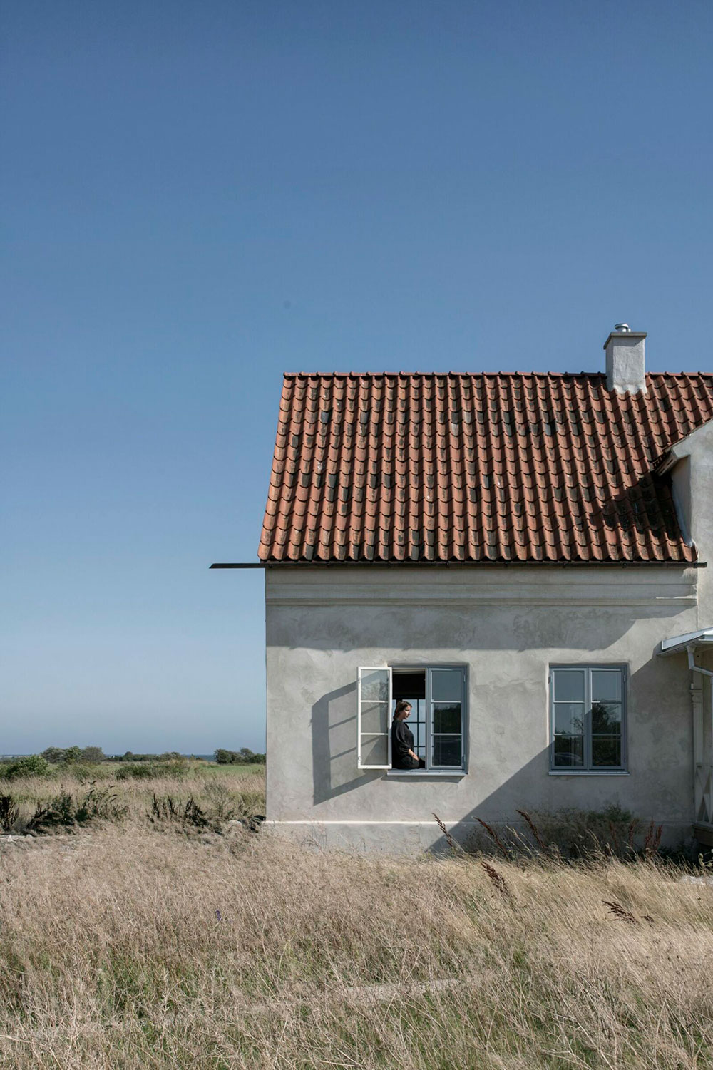 自然之境 | 瑞典 Gotland 岛的优雅野性度假屋-2