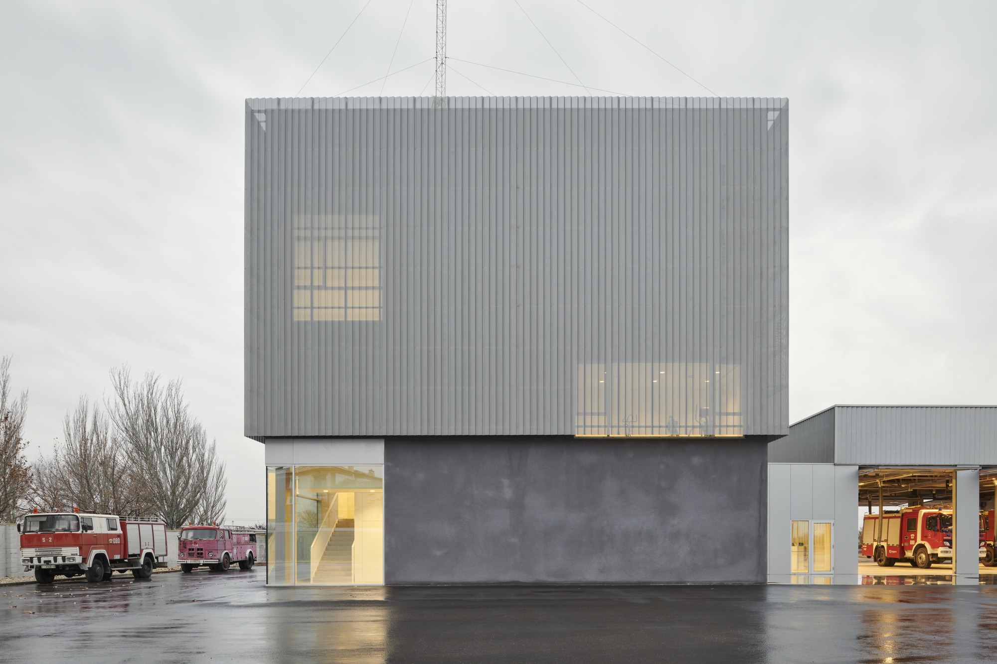 Fire Station No. 4 / IDOM-53