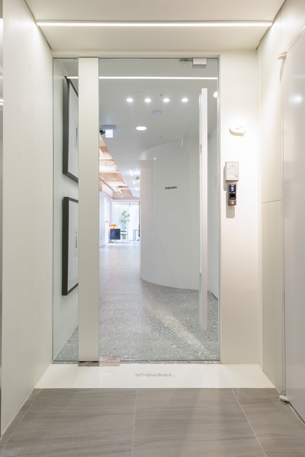 SHOWKET 办公室&工作室 | 74 平的极简咖啡馆式设计-6