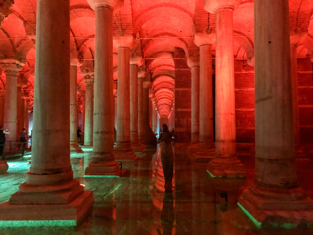 イスタンブールの地下宮殿(伊斯坦布尔的地下宫殿)丨不明-35