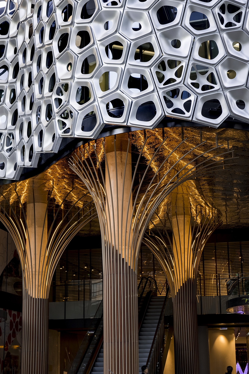 光之声 · 布里斯班 300 号乔治大街的立面艺术装置-11