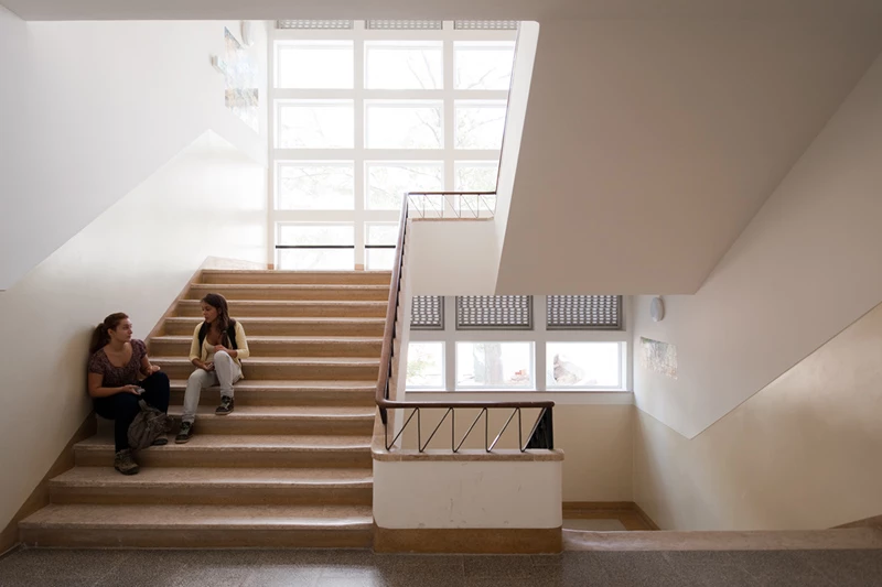 葡萄牙 Emídio Navarro 中学现代改造，室内设计焕新-21