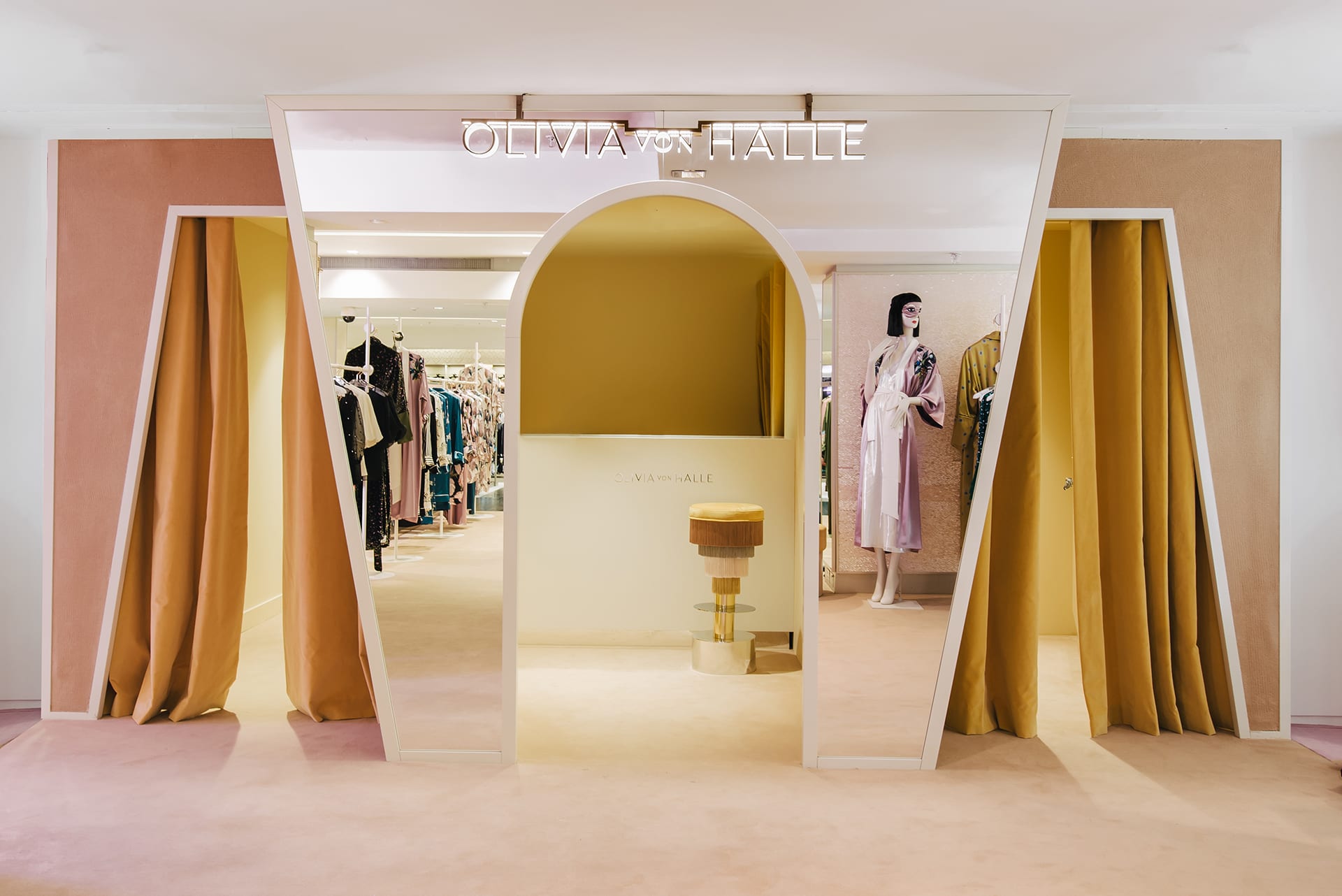 Olivia von Halle at Harrods丨Sella Concept设计-2