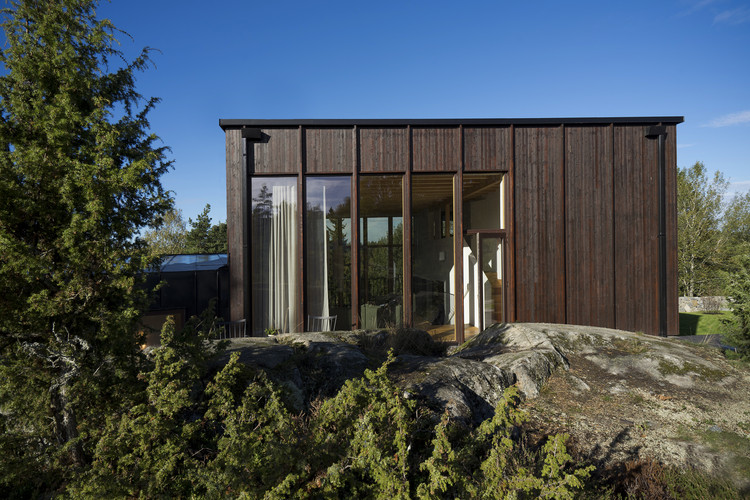 斯德哥尔摩乡村有机景观中的清晰几何建筑-23