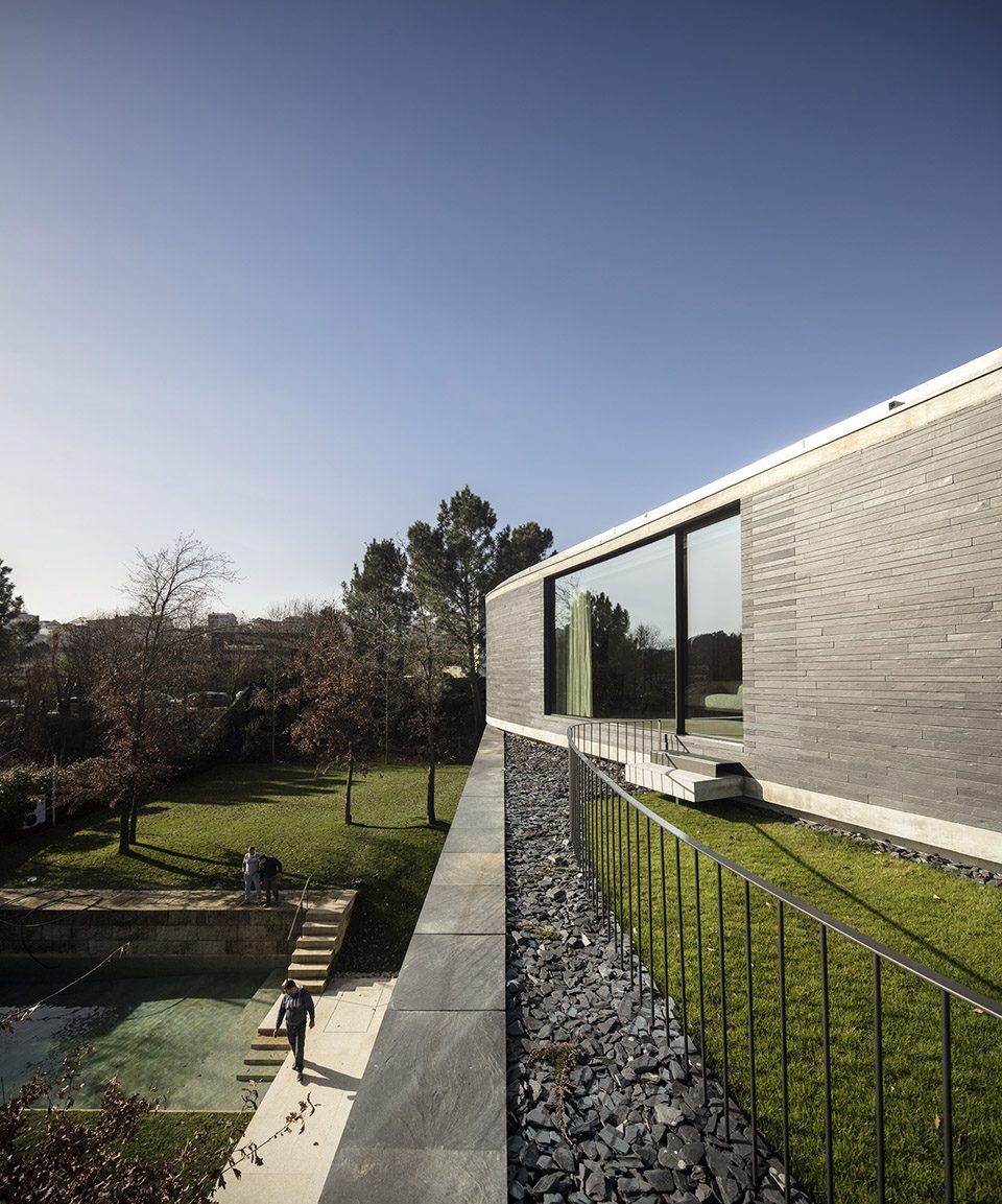 葡萄牙 RPFV 别墅,融入自然与历史的现代住宅设计-43