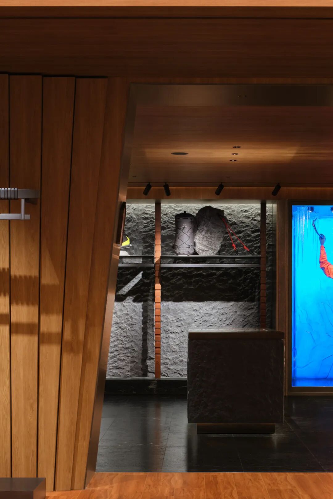 从岩壁出发，走向极境之境——始祖鸟ARCLOUNGE-16