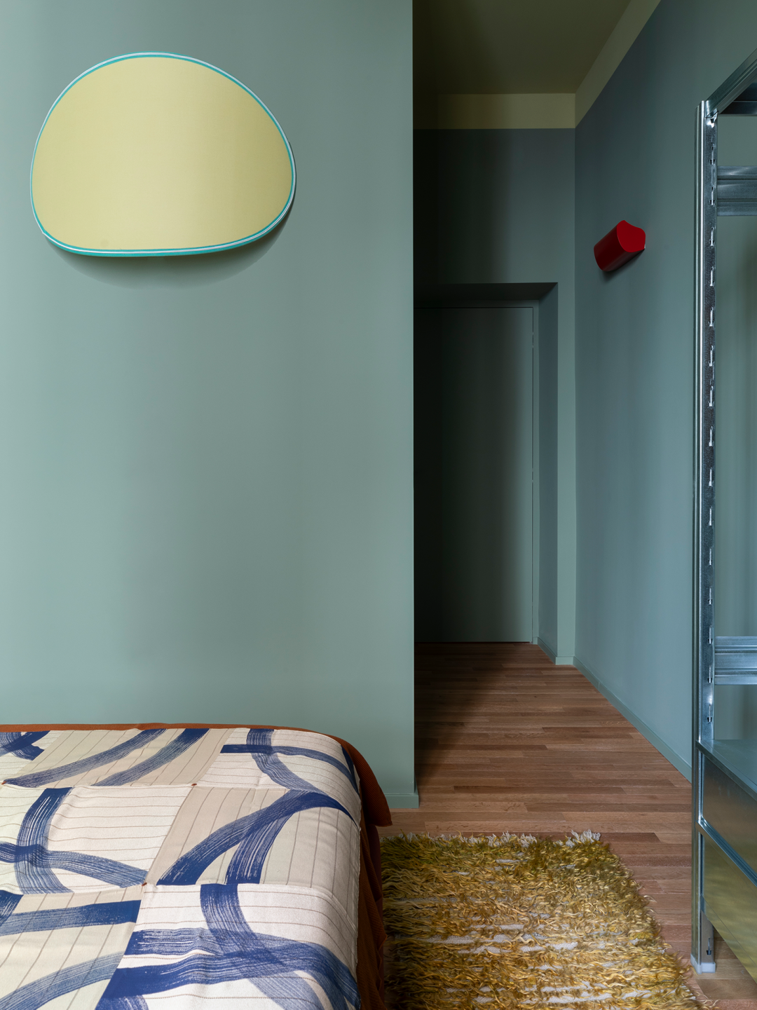 网飞热剧男作家，家里拥有柔性一面-38