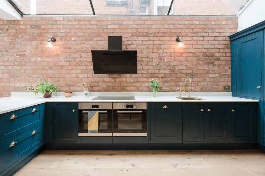 Colonnade-like glazing fronts house extension by Intervention Architecture-8