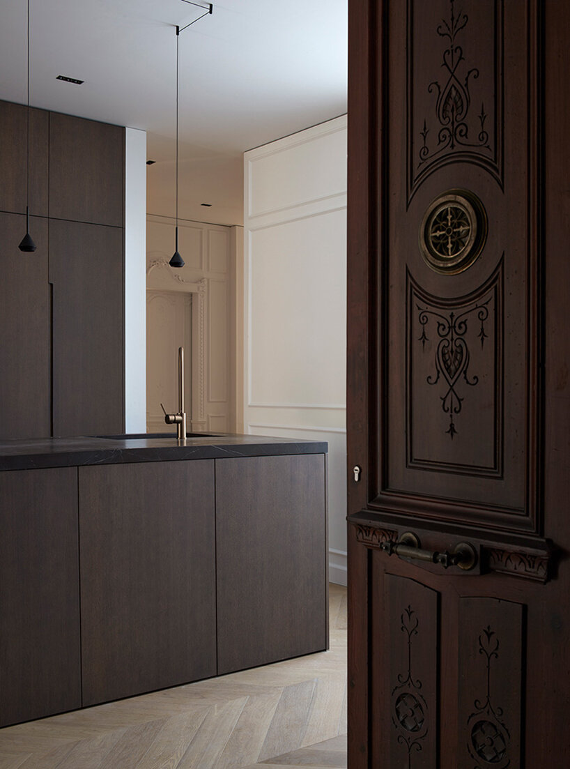 西班牙 DG Estudio 打造 19 世纪复古风公寓-11