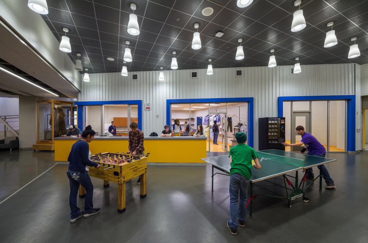 DLR Group 打造 21 世纪现代化 Kodiak 高中-9