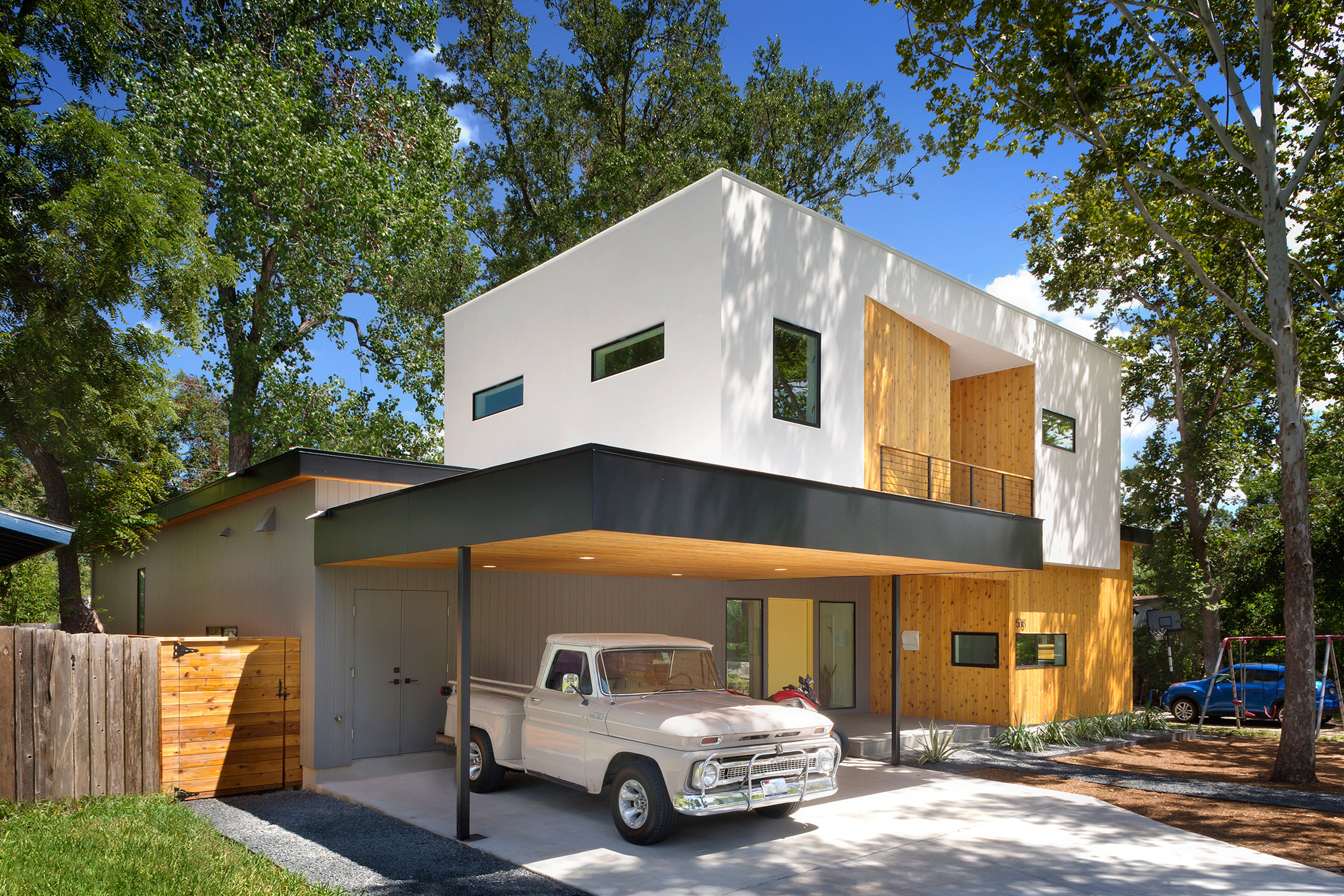 Matt Fajkus organises Austin home around old oak tree-2