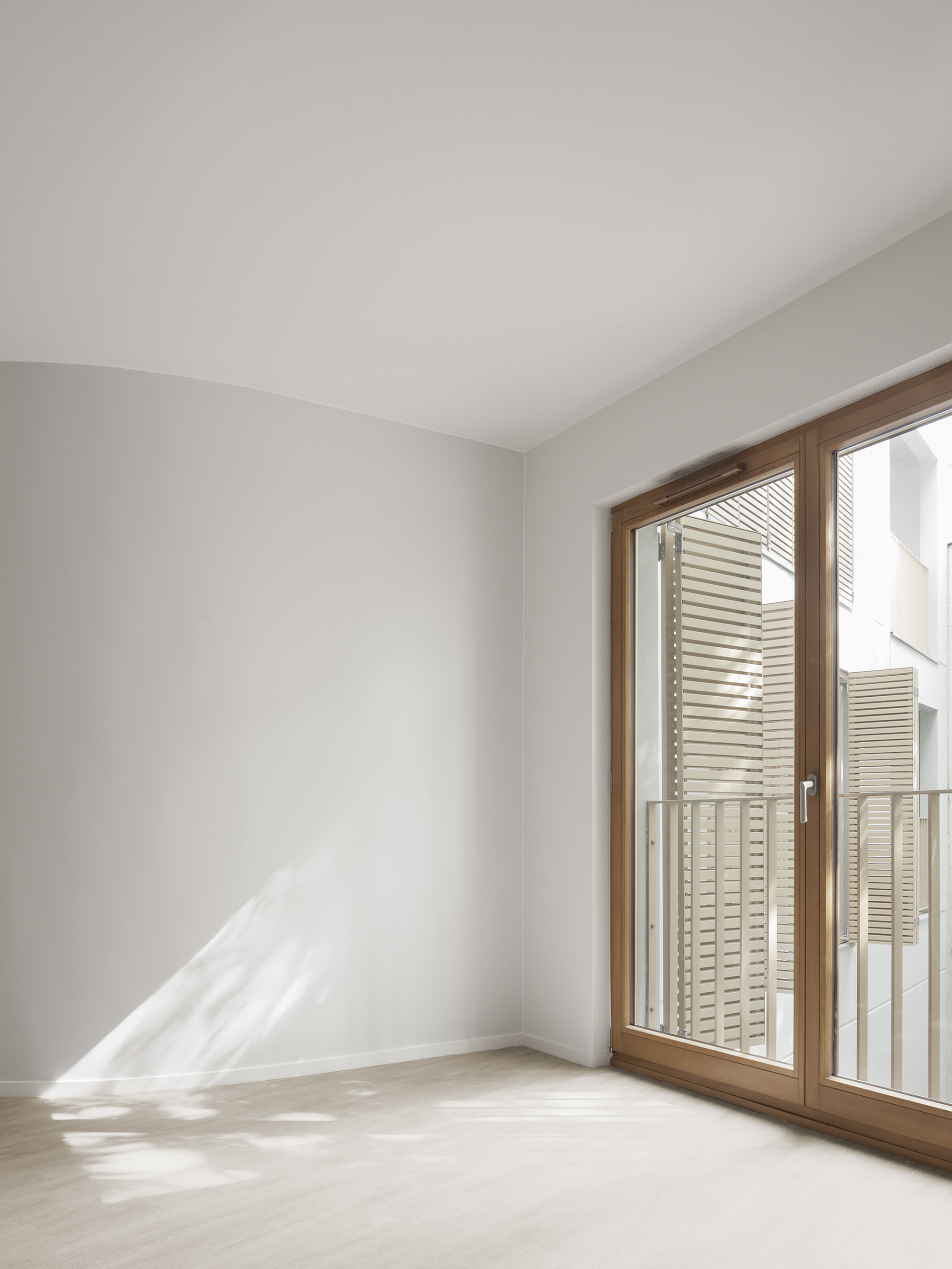 14 housing units 1 retail space rue saint maur paris 10-18