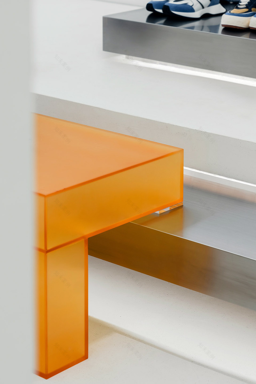 Sgirl 仓储式批发概念店丨中国广州丨RBA|Urban Object-19