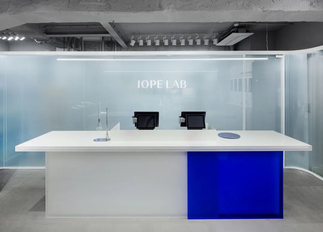 蓝灰调·质感商业空间·IOPE 实验室定制护肤新体验丨韩国-26