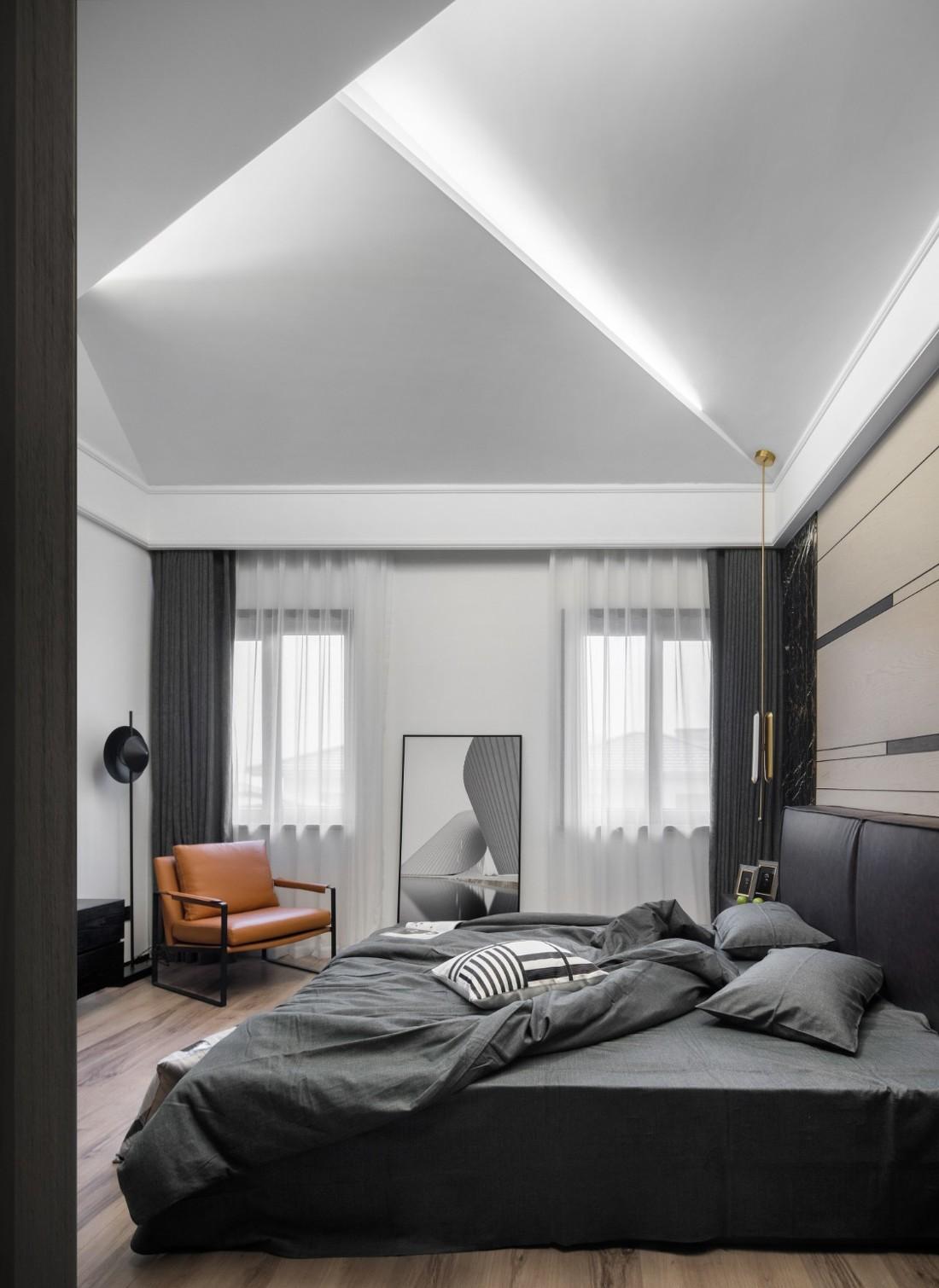 异形屋顶下的现代生活空间-40