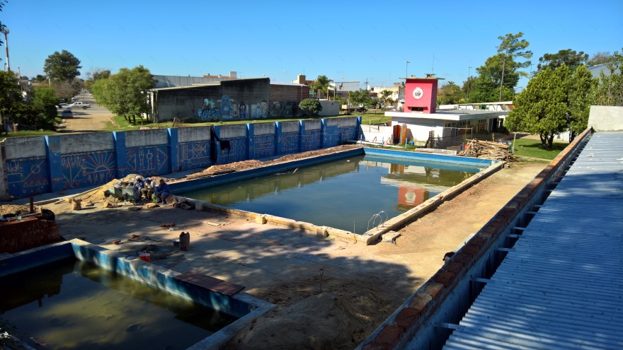 CLIMATIZACION DE PILETA Y CONSTRUCCION VESTUARIOS-3