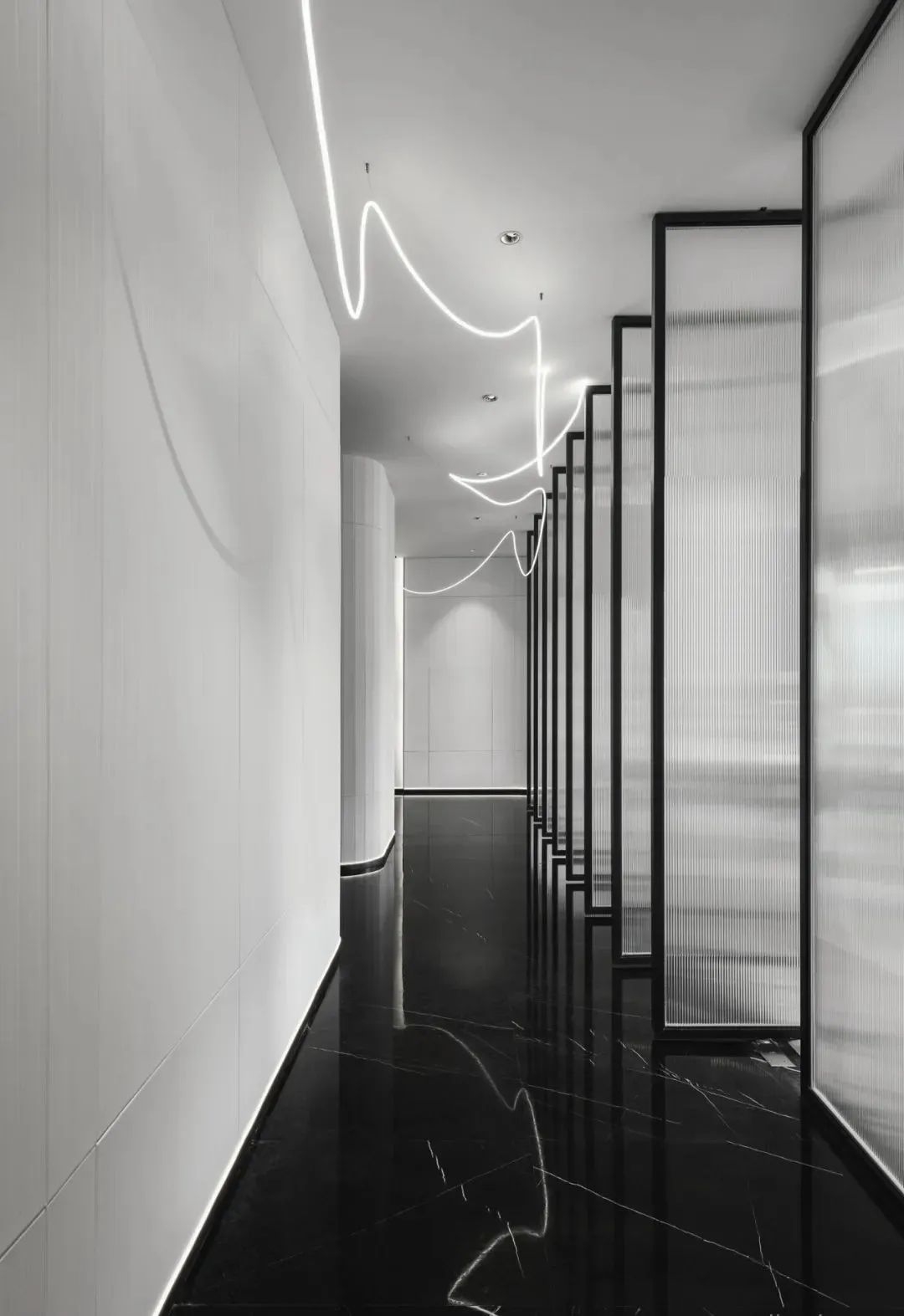 成都旭辉·锦官天宸营销中心 | 自然韵律的现代空间-36