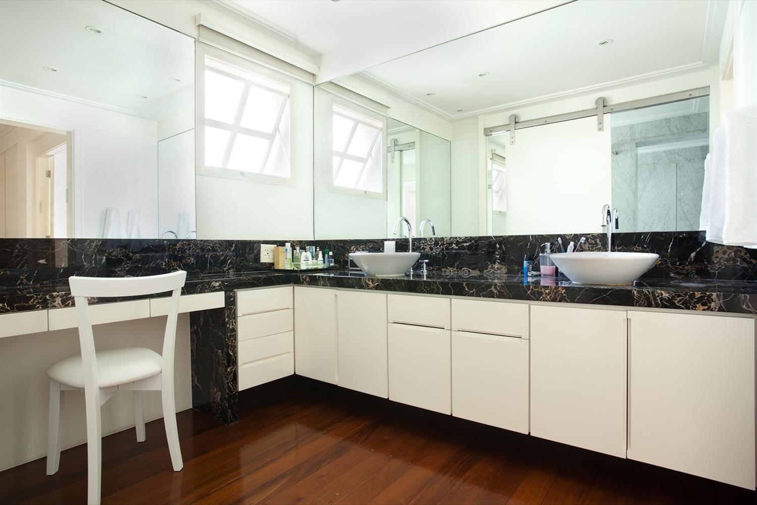 圣保罗 Pacaembu 公寓 | 现代艺术与传统家具的完美结合-11