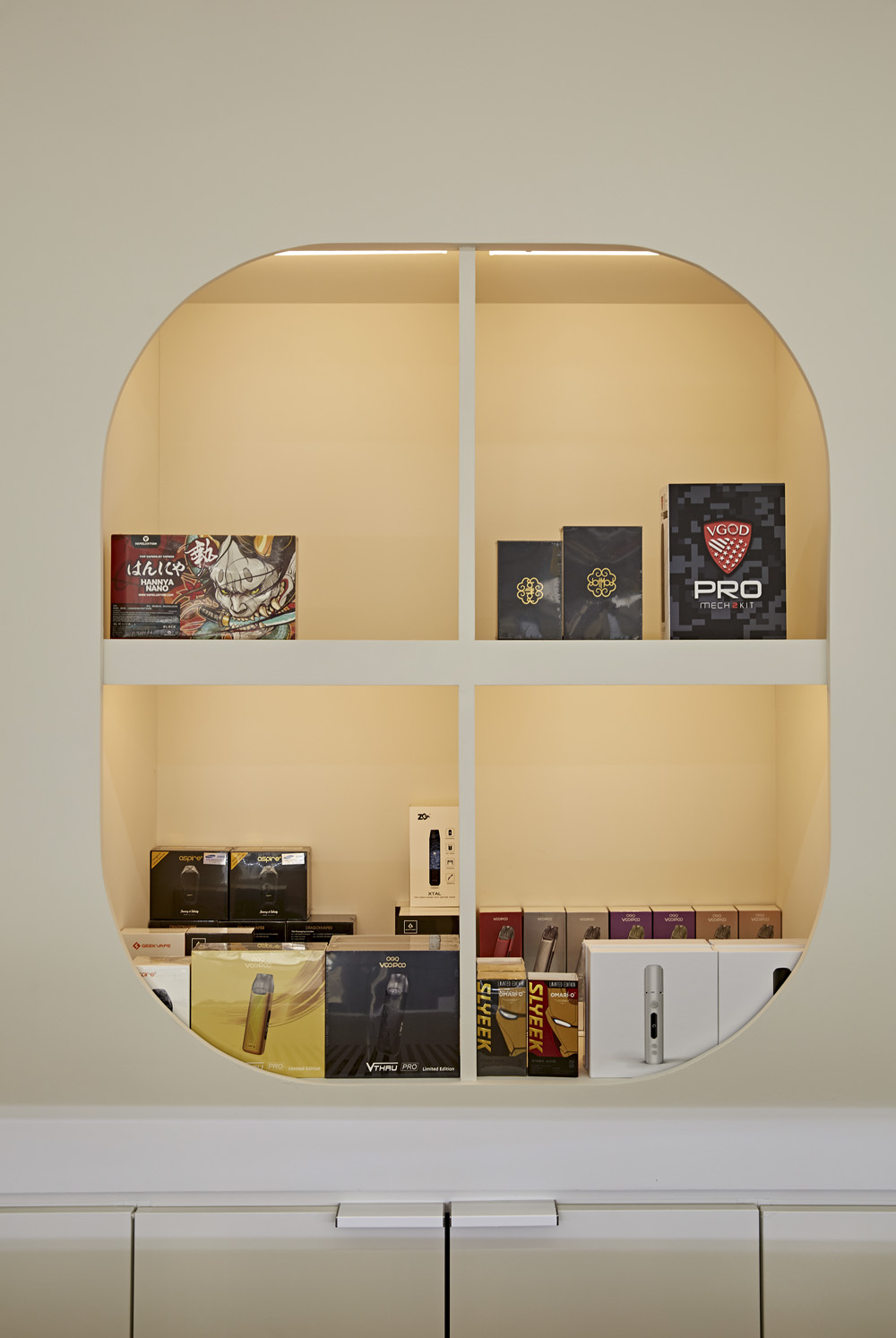 简约风格电子烟专卖店，设计亮点一目了然-11