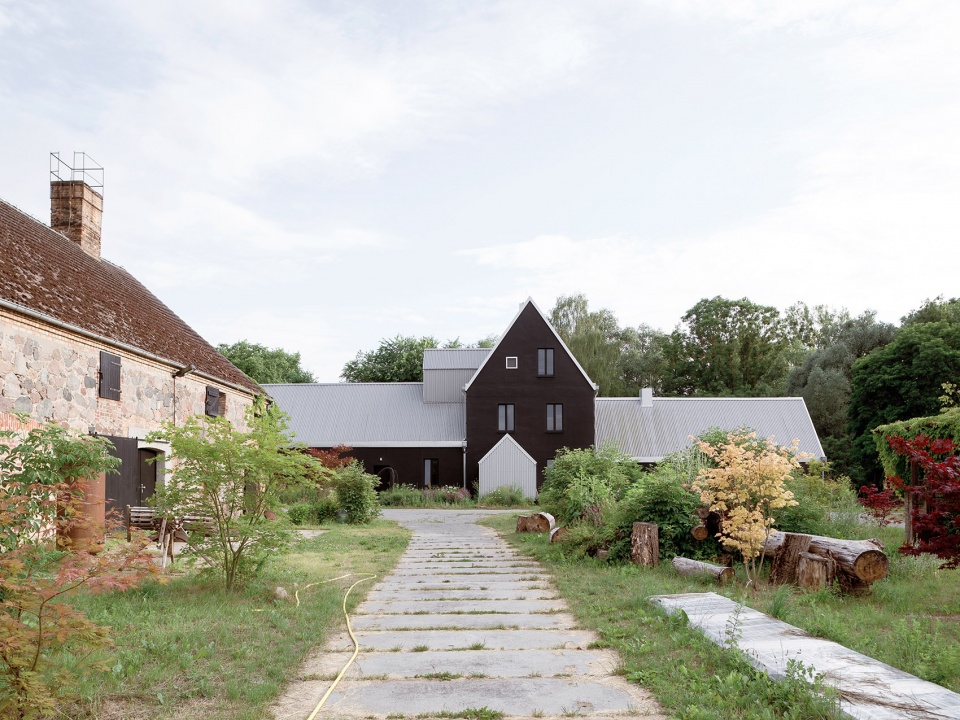 德国 Stechlin Gutshof Güldenhof 艺术中心丨德国柏林丨Heim Balp Architekten-0