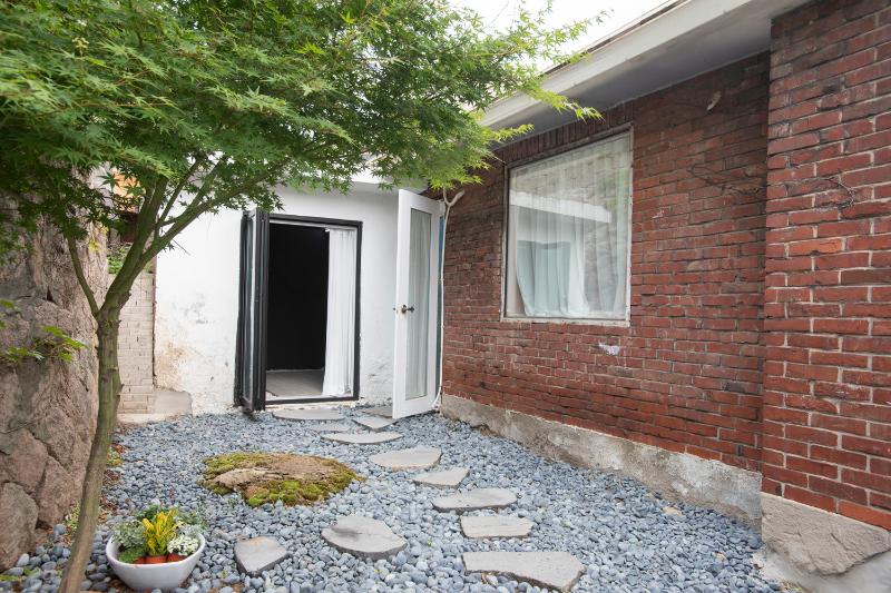 简约时尚的韩式住宅租赁工作室-17