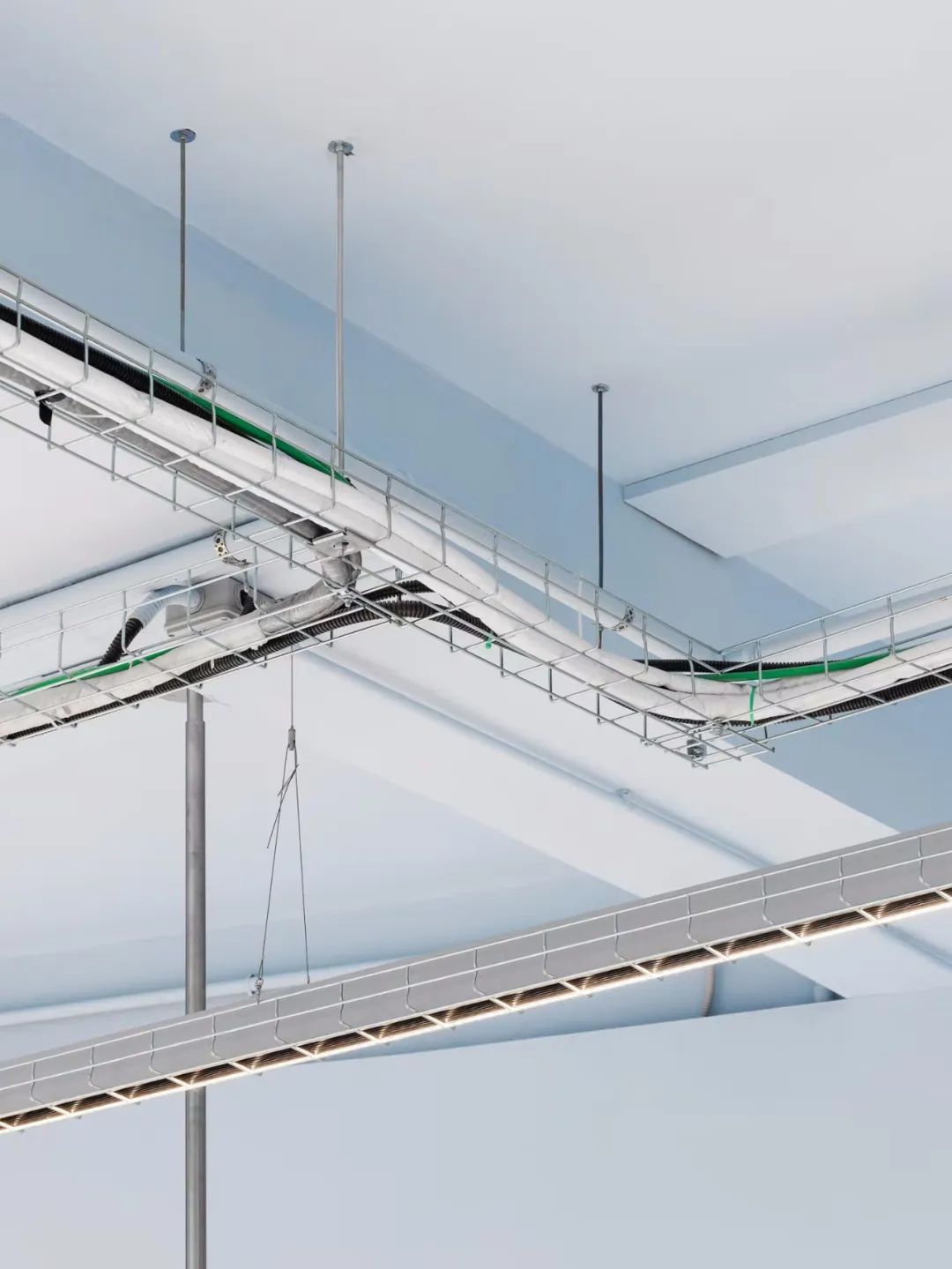 浅蓝色系的极简服装店设计丨意大利丨Modes Cagliari-28