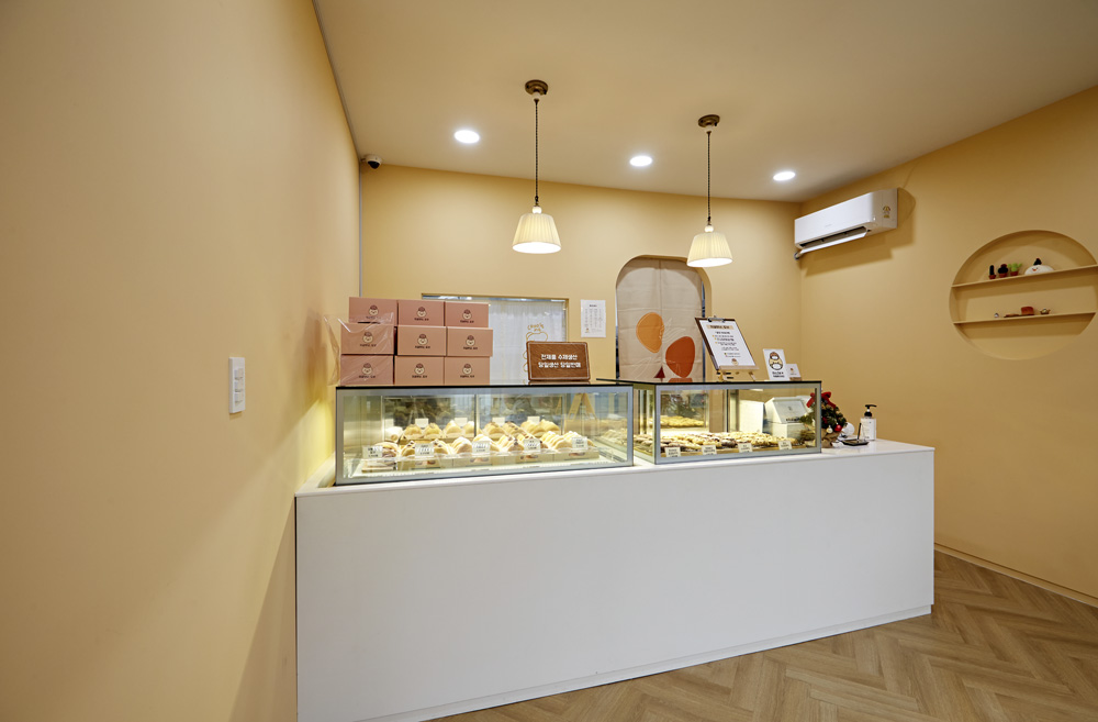 温馨舒适！贝克顿 10 平米甜点专卖店，感受家的氛围-5