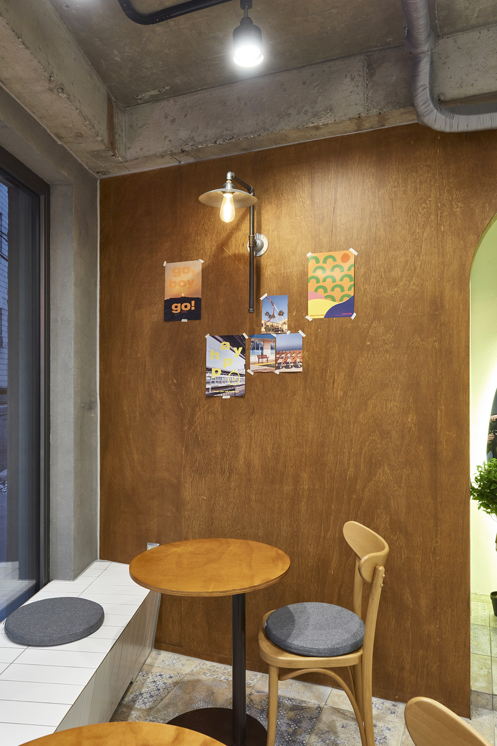 首尔 10 坪个性咖啡厅，打造休闲氛围-10