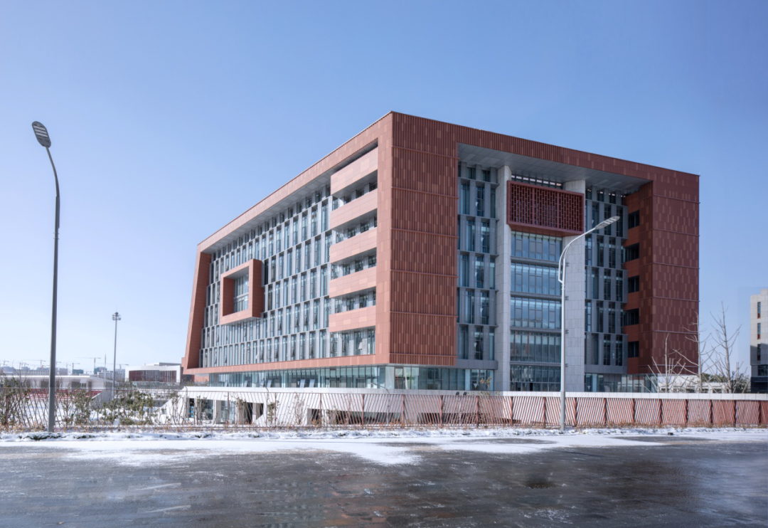 西区新城高级中学丨中国扬州丨华造设计-45