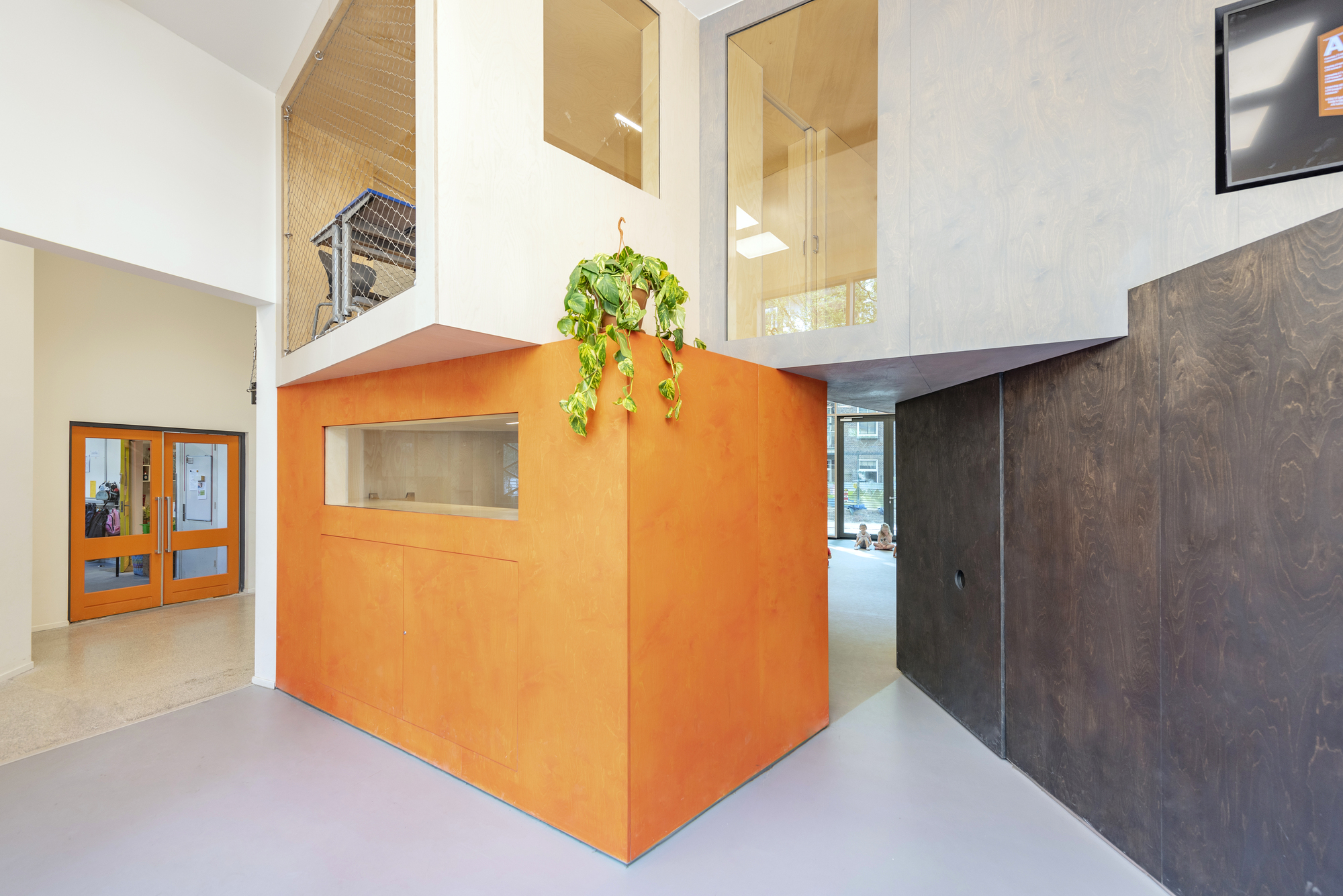 阿姆斯特丹 Montessori 学校 De Scholekster 室内设计-17