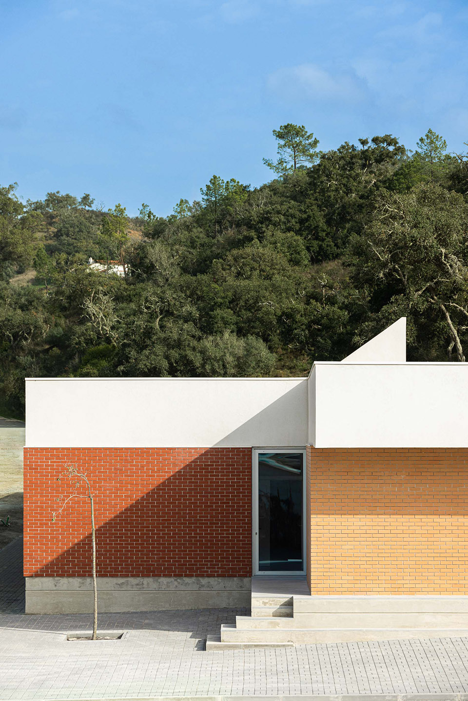 奥德米拉脑瘫患者康复中心丨葡萄牙丨奥德米拉市议会市政工程处-18