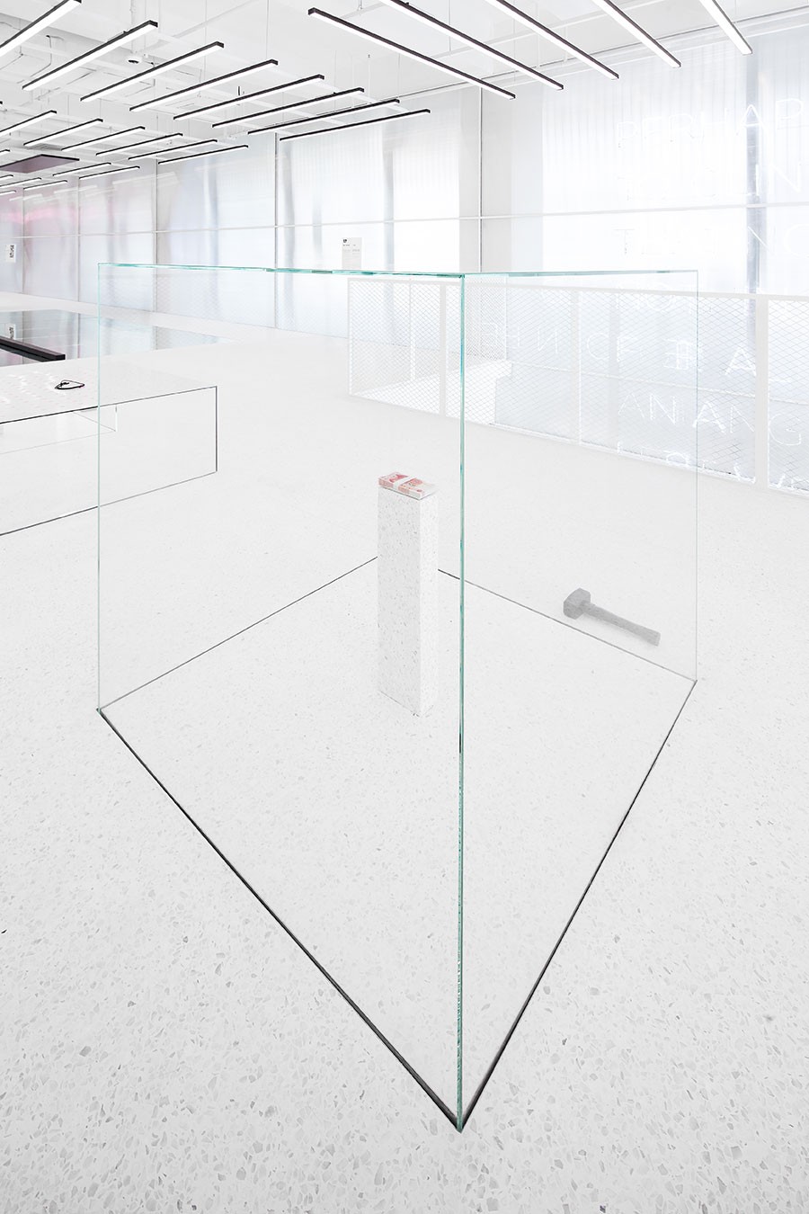 破碎(BRKN)玻璃创意设计展-49