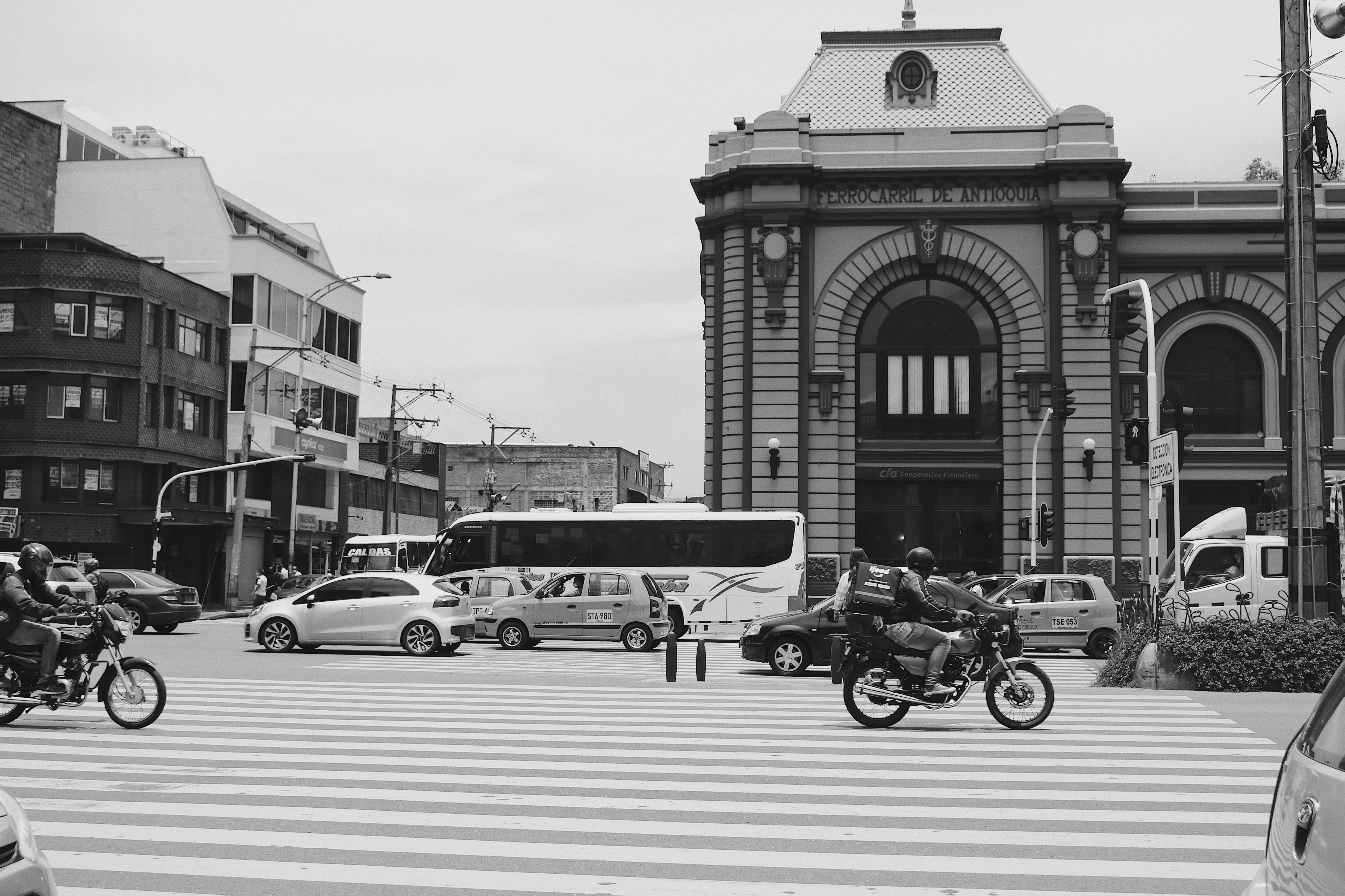 FOTOPERIODISMO EN EL CENTRO DE MEDELLÍN-6