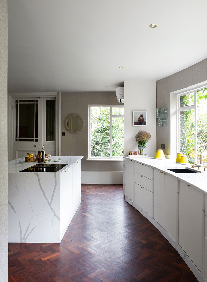 英式维多利亚风格混搭艺术新潮，浪漫卧室尽享窗外美景-12