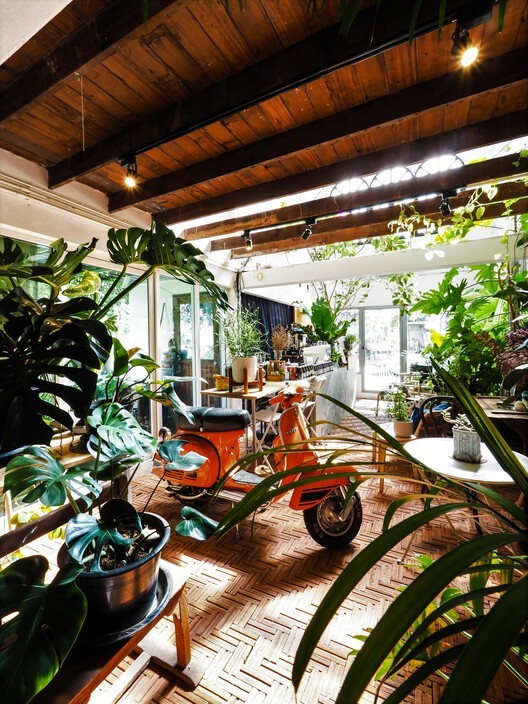 复古与自然共融的泰国 Too Can Cafe丨泰国曼谷丨SOAR(space oddity architect)-12