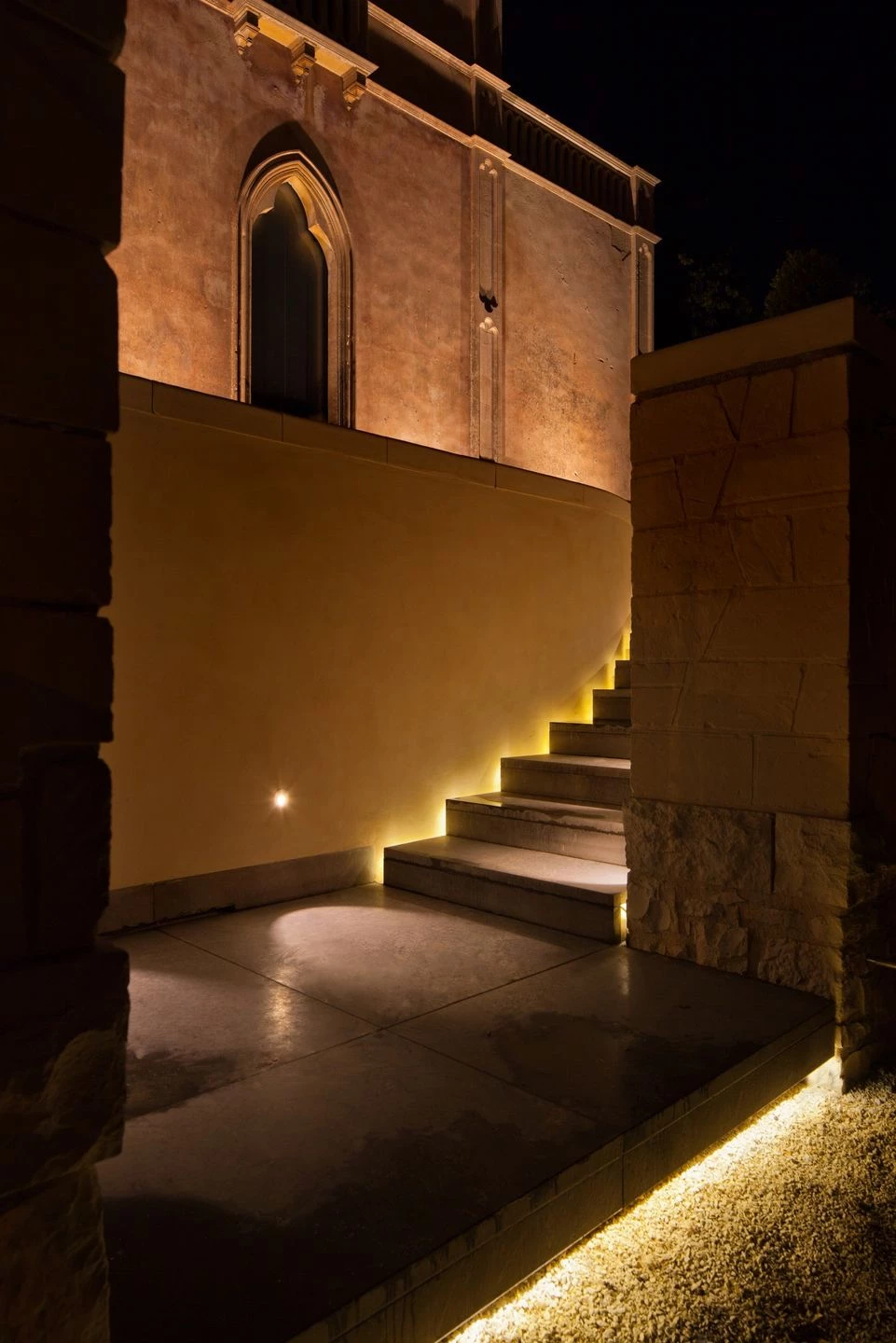 意大利修复古堡别墅,新旧对话的光影空间-32