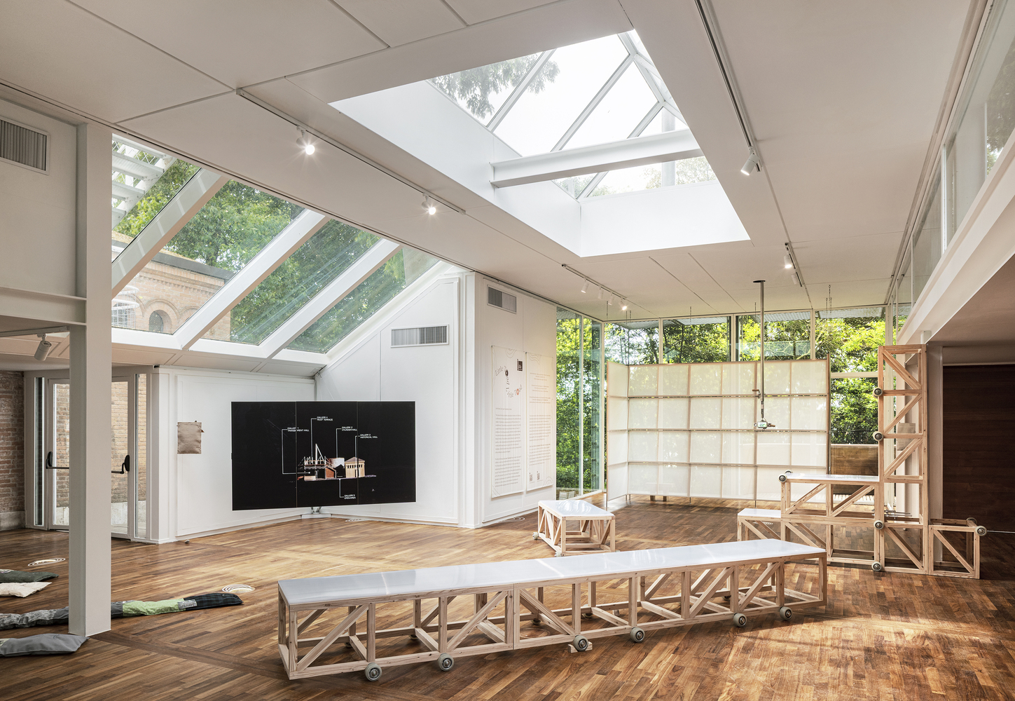 2025威尼斯双年展韩国馆“小蟾蜍,小蟾蜍:解构展馆”展览丨法国尼斯-8