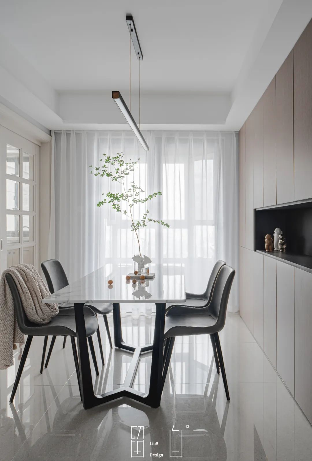 金域蓝湾名门 | 留白设计赋予自由灵魂的现代家居-27