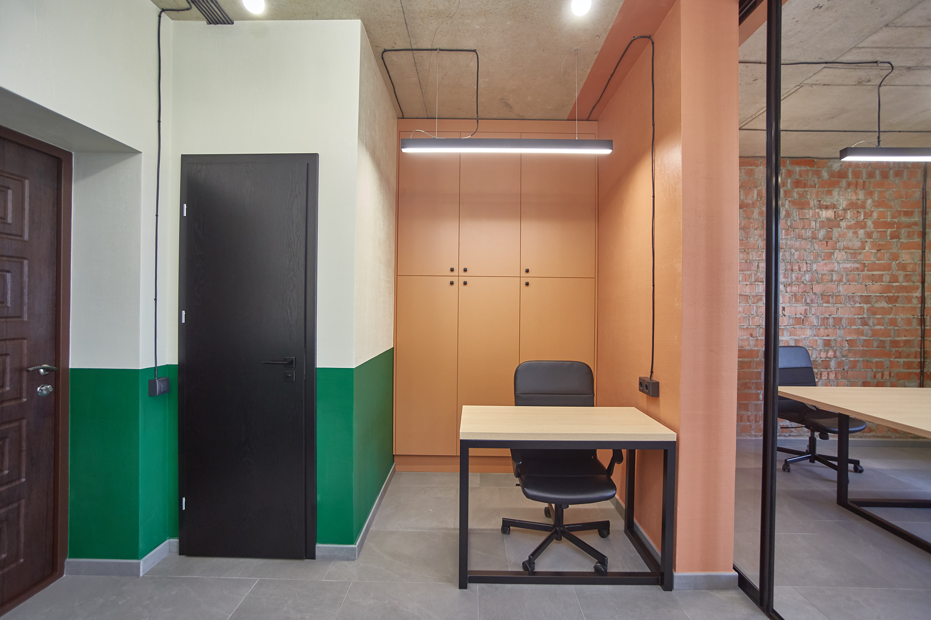 OFFICE: 40 sq.m (Real)-2