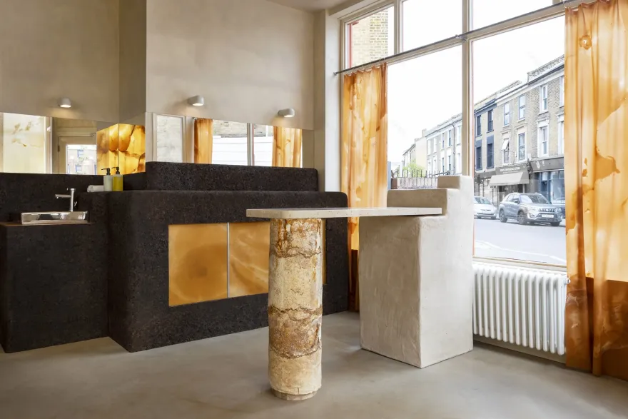 由于big· · Nina+Co表述不清晰,big和Nina+Co之间的· ·表意不明,难以准确理解原文意图和语境,无法给出准确翻译 丨Nina(推测)-7