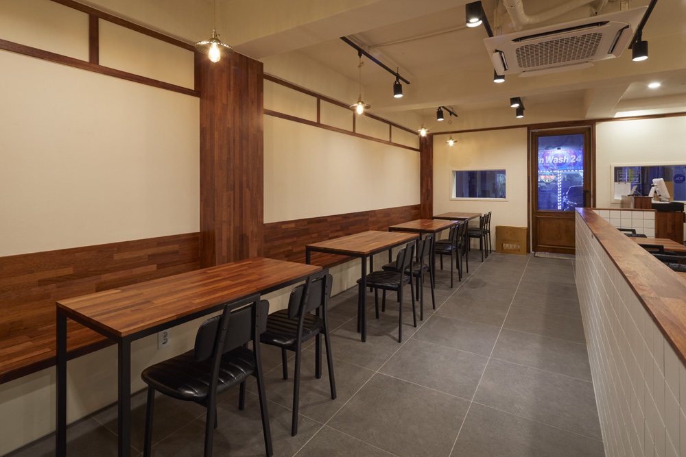 "白色与木质，打造温馨舒适的 24 平米小空间"-7