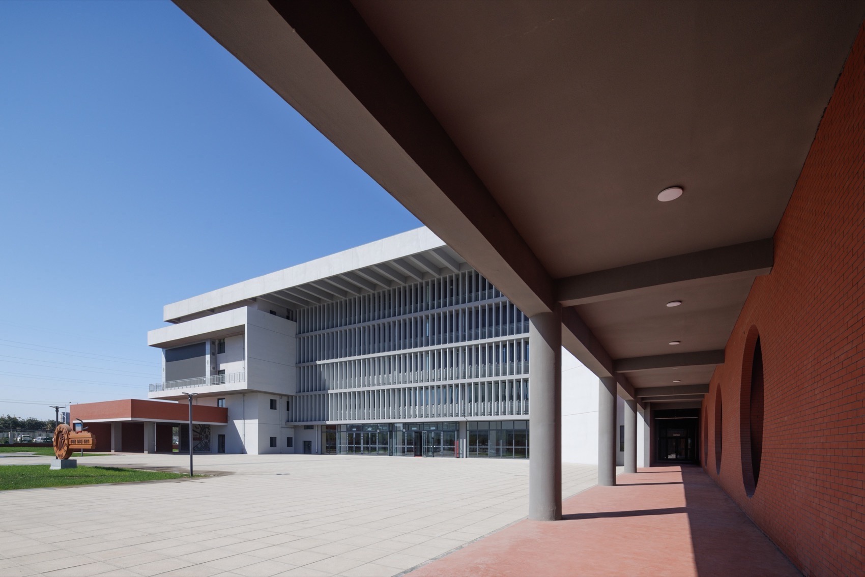 胡杨河市天北实验中学丨中国新疆丨江苏中锐华东建筑设计研究院荣朝晖工作室+趣锐（上海）-59