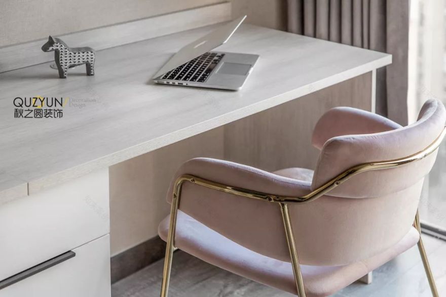 绿都万和城现代风格家居设计,巧妙融合西班牙红元素-31