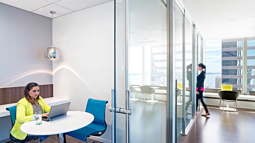 Gensler 打造互动式办公空间，吸引新员工激发员工活力-5