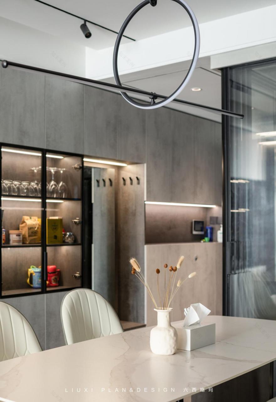 现代三居黑白灰艺术空间-22