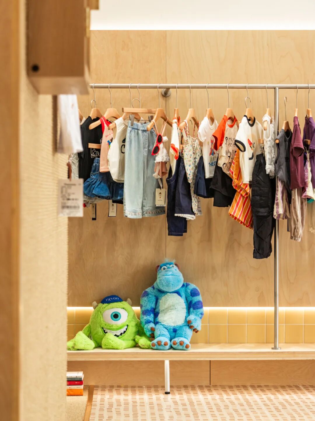 Space/DreamKids潮童服装店实景篇-38